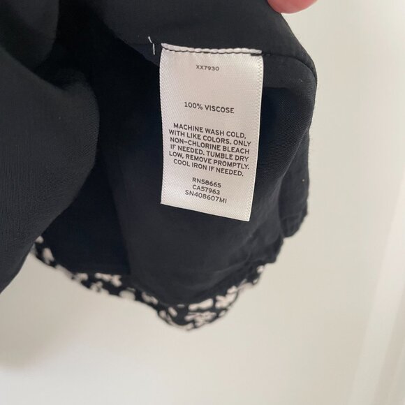 Something Navy Camisole Tank Top – Women’s Size M Minimalist Style - Picture 5 of 6